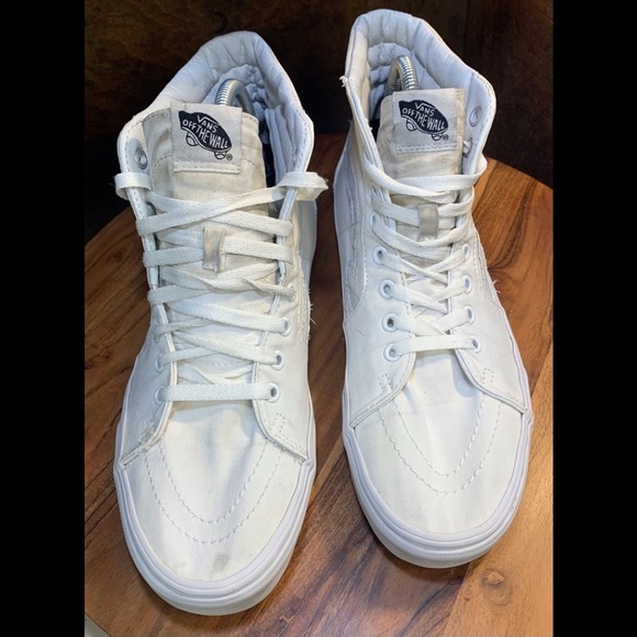 Vans off the Wall skateboard shoes.  Inv 5136a - Picture 1 of 6